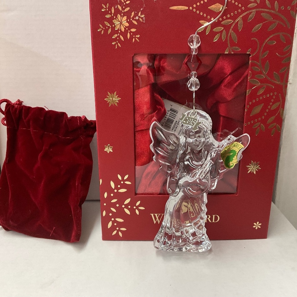 NWT 2015 Angel Ornament With Enhancer